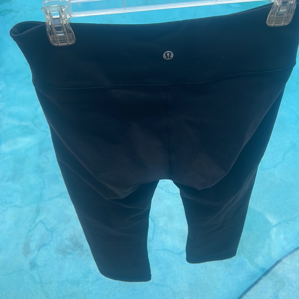 Lululemon Athletica sz 8 Black Cropped Leggings CA 35801 RN 106259 GUC Soft Luon - Picture 16 of 17